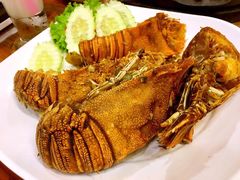 -J Daeng Seafood