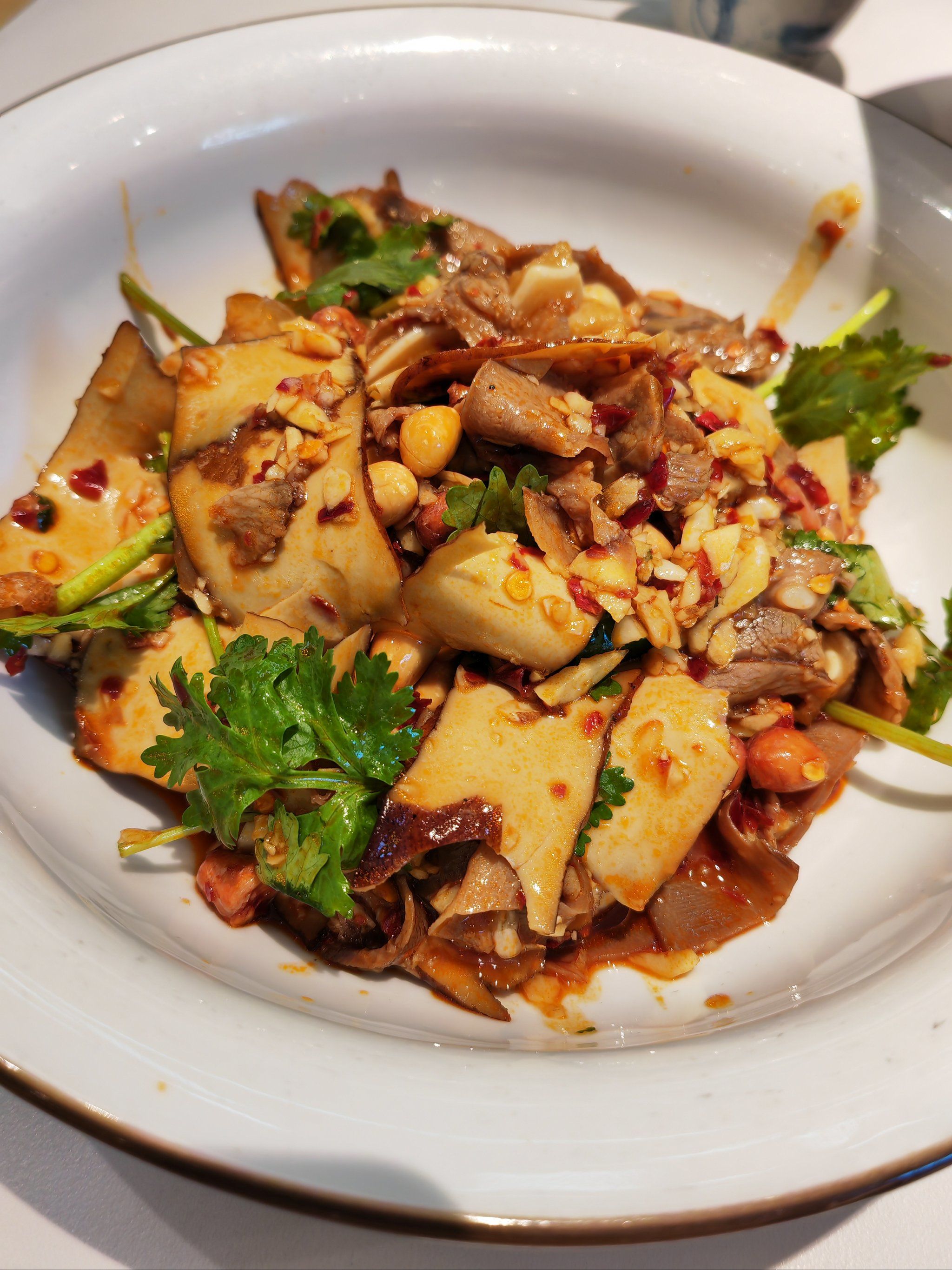 总算吃到费大厨了
不过下次也不太敢吃了

湘辣热卤:
和夫妻