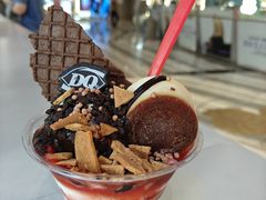 草莓巧克力芭菲冰淇淋-DQ·蛋糕·冰淇淋(南开大悦城2F店)