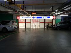 -光谷世界城-停车场