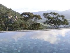 -三亚亚龙湾人间天堂鸟巢度假村