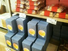 -顶东面包花园·生日蛋糕(世博店)