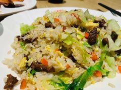 蔬菜牛肉炒饭-泰煌鸡·上海白斩鸡·鸡汤面(鹤庆店)