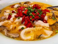 牛匠老坛酸菜鱼-全牛匠·乐山跷脚牛肉(西单华威约饭街店)