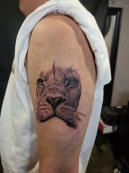 -鳌首刺青纹身 穿孔饰品店