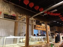 面包甜点陈列柜-聚合鑫东北熏酱熟食麻辣面(长阳店)