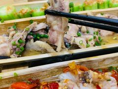 -胡须哥网红竹筒菜