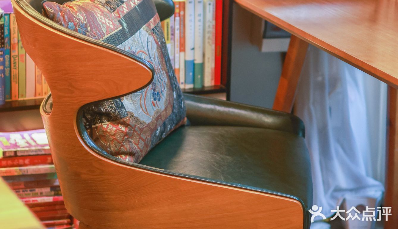 寻找城市中未知的角落，除了爱我们什么也不加✨