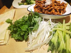 -关东小磨东北菜(上海长风大悦城店)