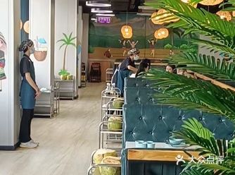 把本土美食吃进肚子里，嗨到