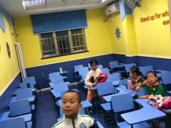 -LILY英语思维馆(玉泉路店)