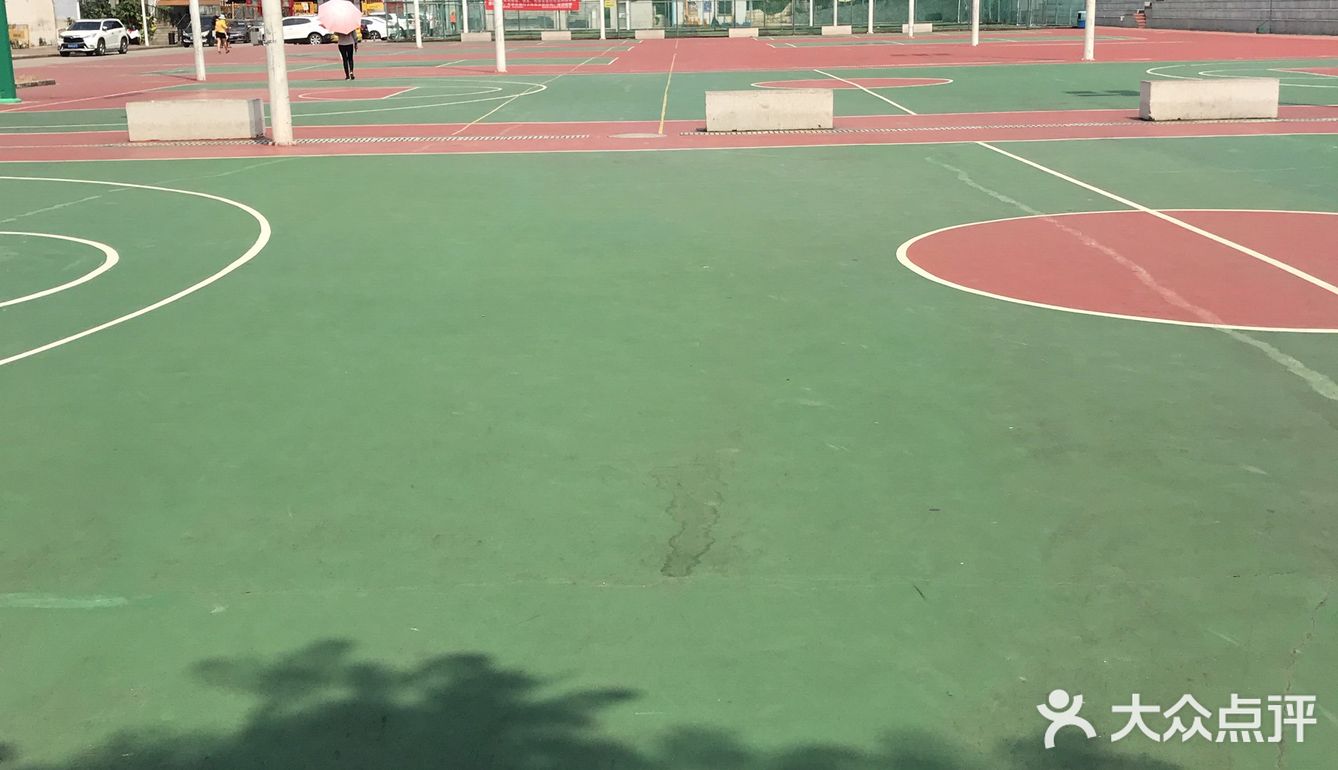 上李朗体育中心