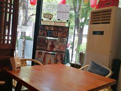 靠窗位-京尊烤鸭店JINGZUN(春秀路店)