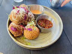 空气黑豆腐丸子-Ameigo梅果·云贵川bistro(长宁来福士店)