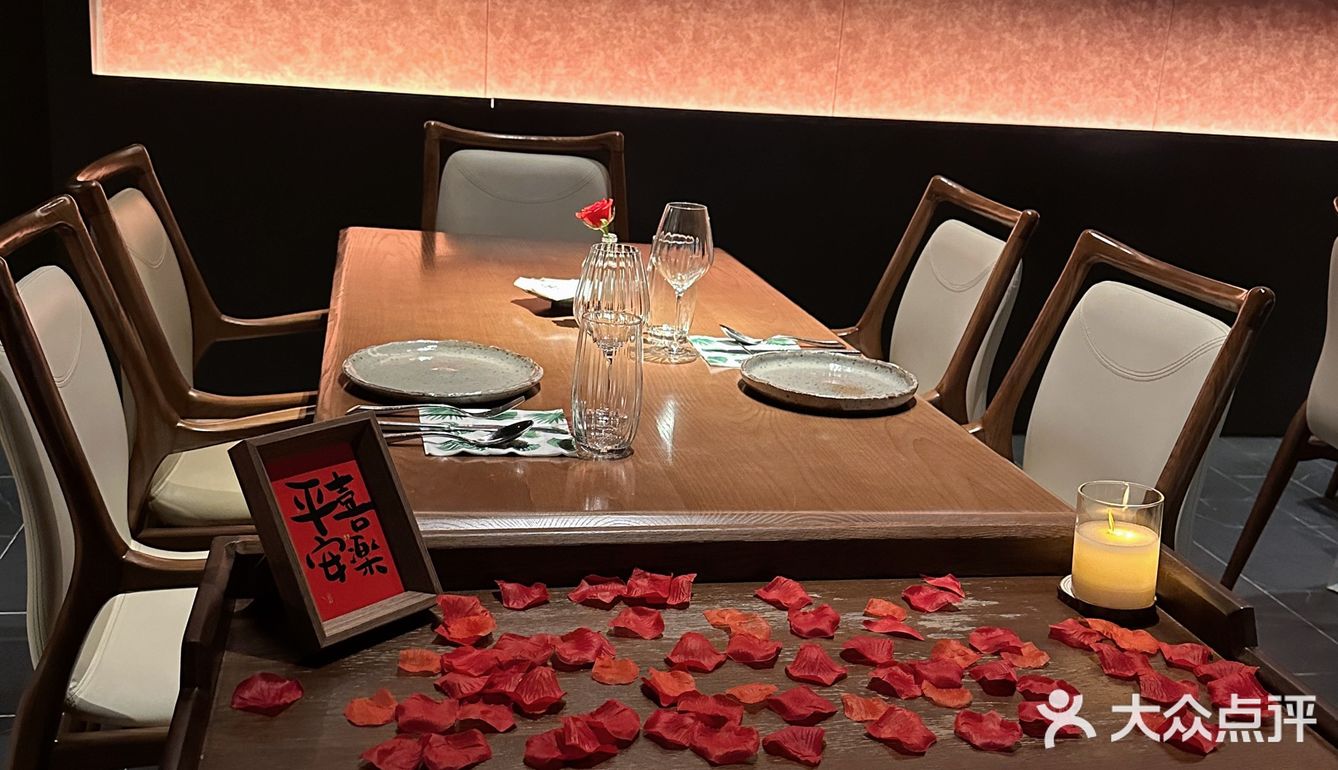 这个假期总要来体验一下林峯的餐厅吧💕