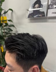 -老男孩男士理容馆·理发·烫染·修面