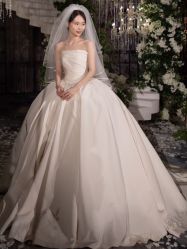 -Lady  Jane高端婚纱礼服馆