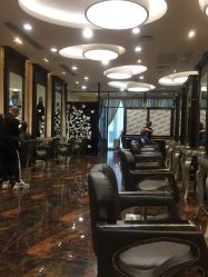 点击看大图 -八佰伴8008星级形象店
