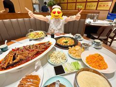 -梅利汴京烤鸭•开封豫菜地标店(东大街店)
