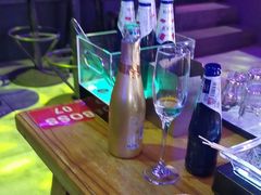 -喜鹊音乐酒馆(西街店)