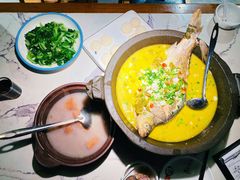 祖传石锅武昌鱼-小凤庭·地道湖北菜武昌鱼·藕汤(38年黄鹤楼店)