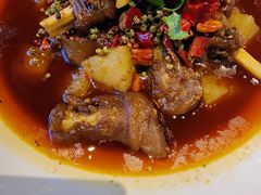 -临界音乐酒馆·小龙虾·江湖菜(华熙LIVE·鱼洞店)