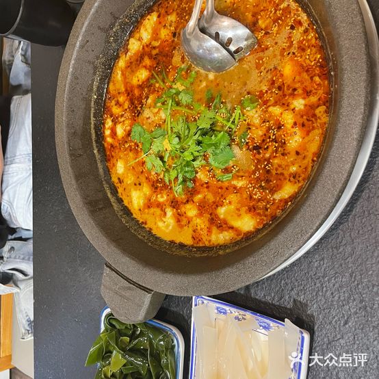 灶知轩湘西石锅鱼(万佳广场店)