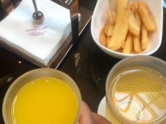 -上海滴水湖皇冠假日酒店