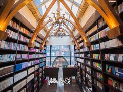 -钟书阁(松江泰晤士小镇店)