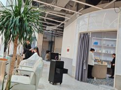 -PE SALON 