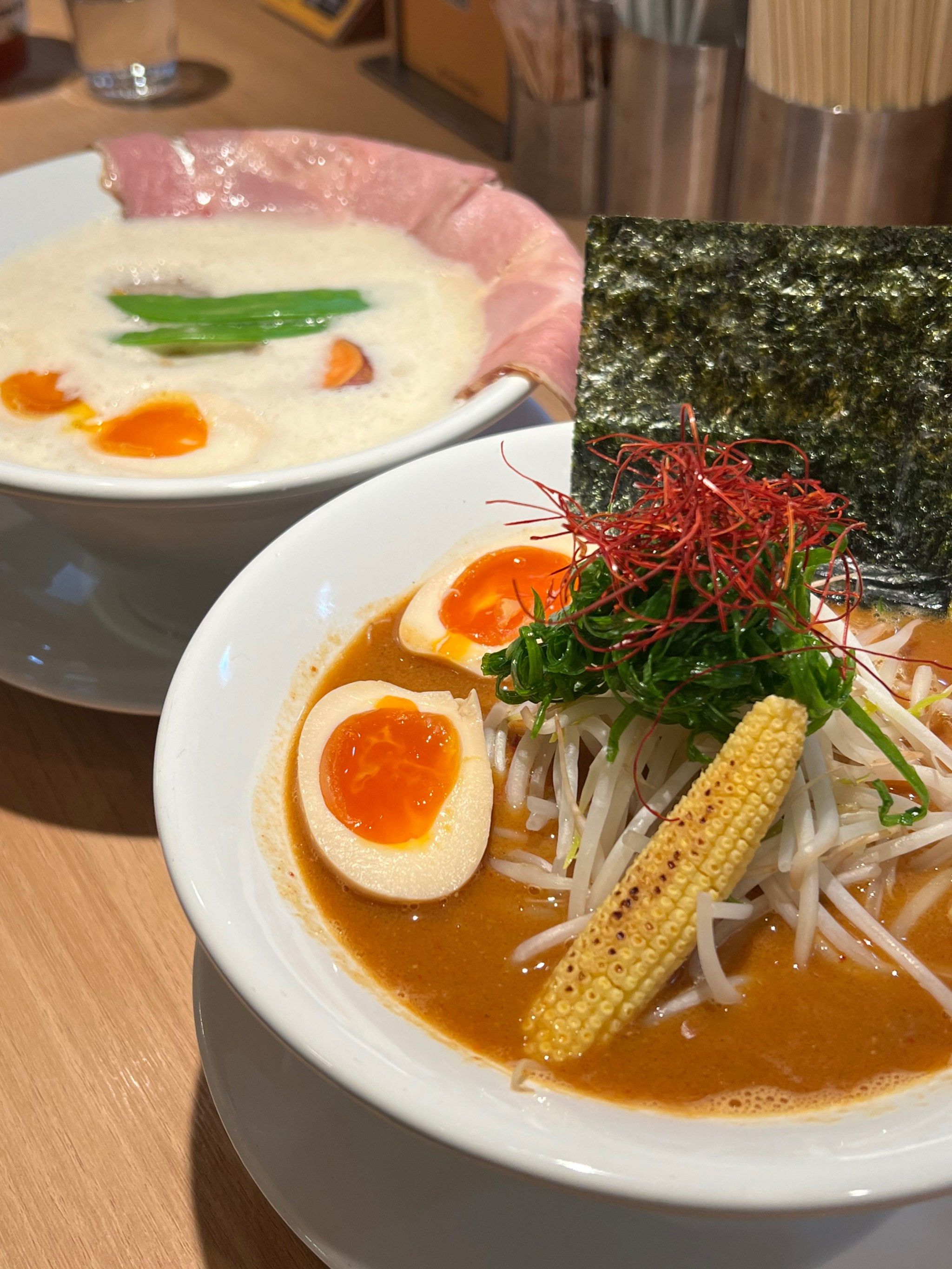 汤底味道浓,溏心蛋不错,拉面软硬适中