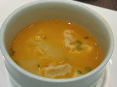 蟹粉小馄饨-新光酒家·河豚·海鲜·蟹料理(浦东店)