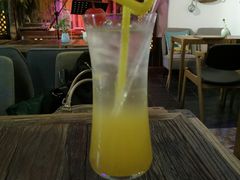 芒果气泡水-花木兰·咖啡·茶铺