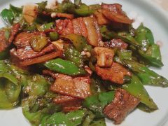 农家小炒肉赠手工大馒头-马仕玖煲·融合菜·酥不腻烤鸭(人大店)