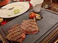 -恰餐厅及酒吧 CHAR Bar & Grill (北京丽都皇冠假日店)