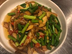 -龙巢盱眙龙虾·牛蛙·烧烤宵夜(八卦岭店)