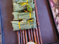 -刘姐啤酒鱼民族演艺餐厅(西街总店)