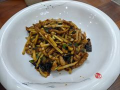 鱼香肉丝-椒香川流不息川菜馆(二七北路店)