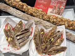 -HOT CRUSH趁热集合·现烤面包(上海环球港店)