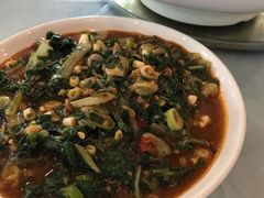 厚皮菜烧胡豆-稻香村鱼庄