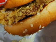 香辣鸡腿堡-麦当劳(宜安广场店)