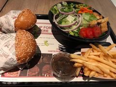 -The Habit Burger Grill 哈比特汉堡(复兴soho店)