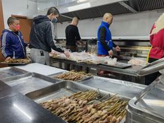 自助取餐区-冯老二羊肉串