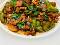 -阿瓦山寨·湘菜现炒·剁椒鱼头王(咸阳总店)