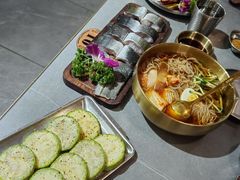 -围炉肉舍•炭烤活鳗•丹东海鲜烤肉(步行街店)