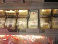 -红宝石·鲜奶小方·海派西点房(控江店)