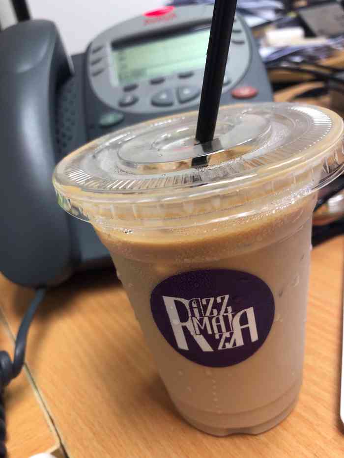 razzmatazz-"去玉佛寺出来 找咖啡店.周围并不多,星爸.