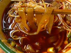 -拈签一笑黄牛肉辣卤串串