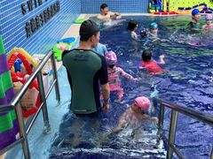 -龙格亲子游泳·水育早教运动中心(绿宝中心)