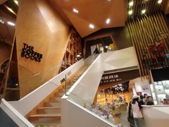 -新华里咖啡书吧(新华书店小寨店)